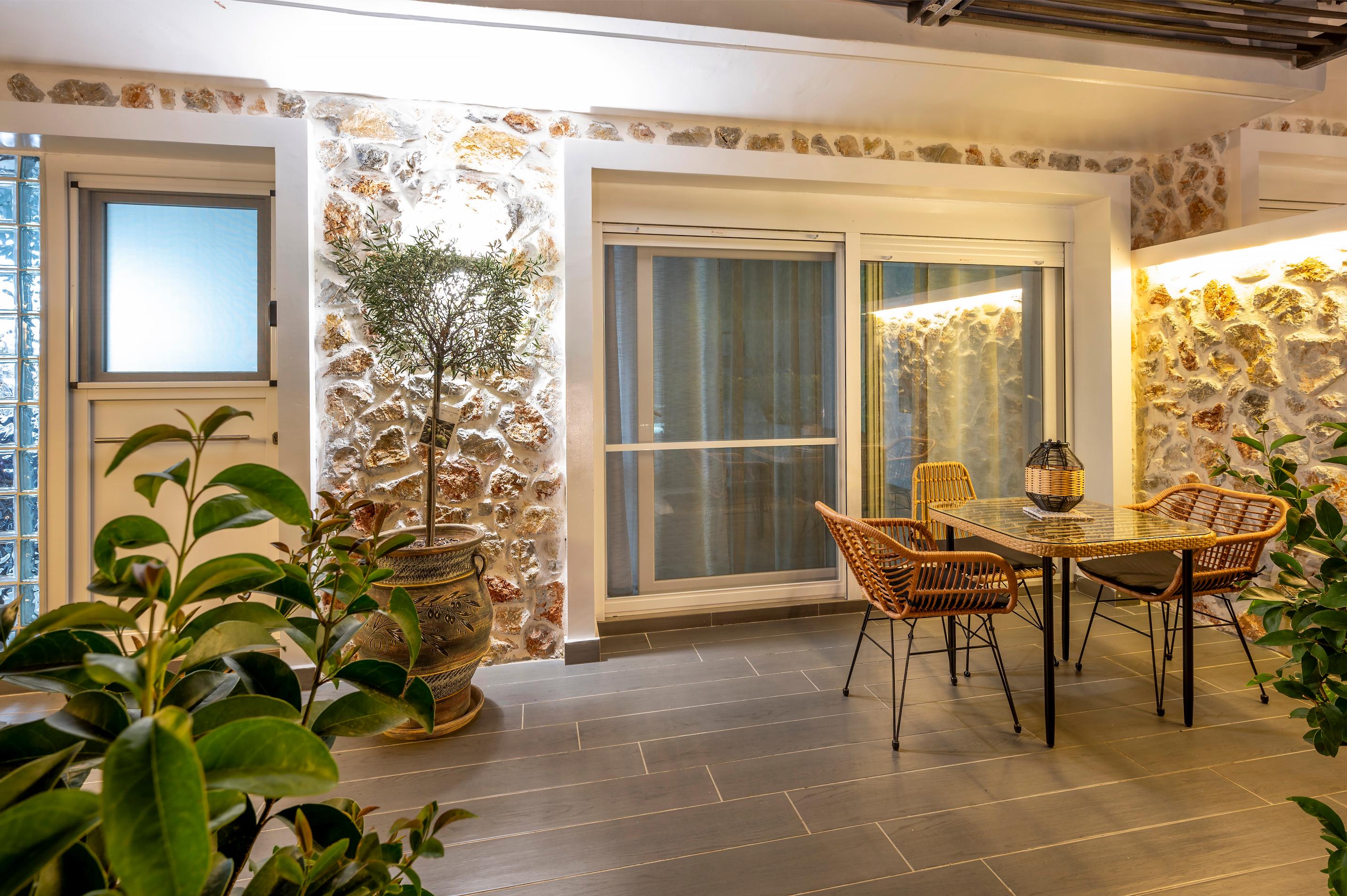 Simple Comfort with a Touch of Nature(104)